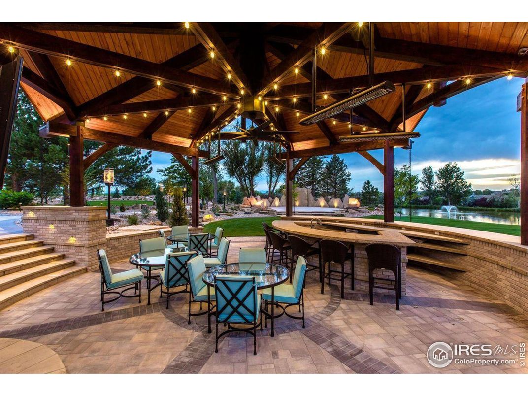 Exterior, Outdoor Kitchen, Water