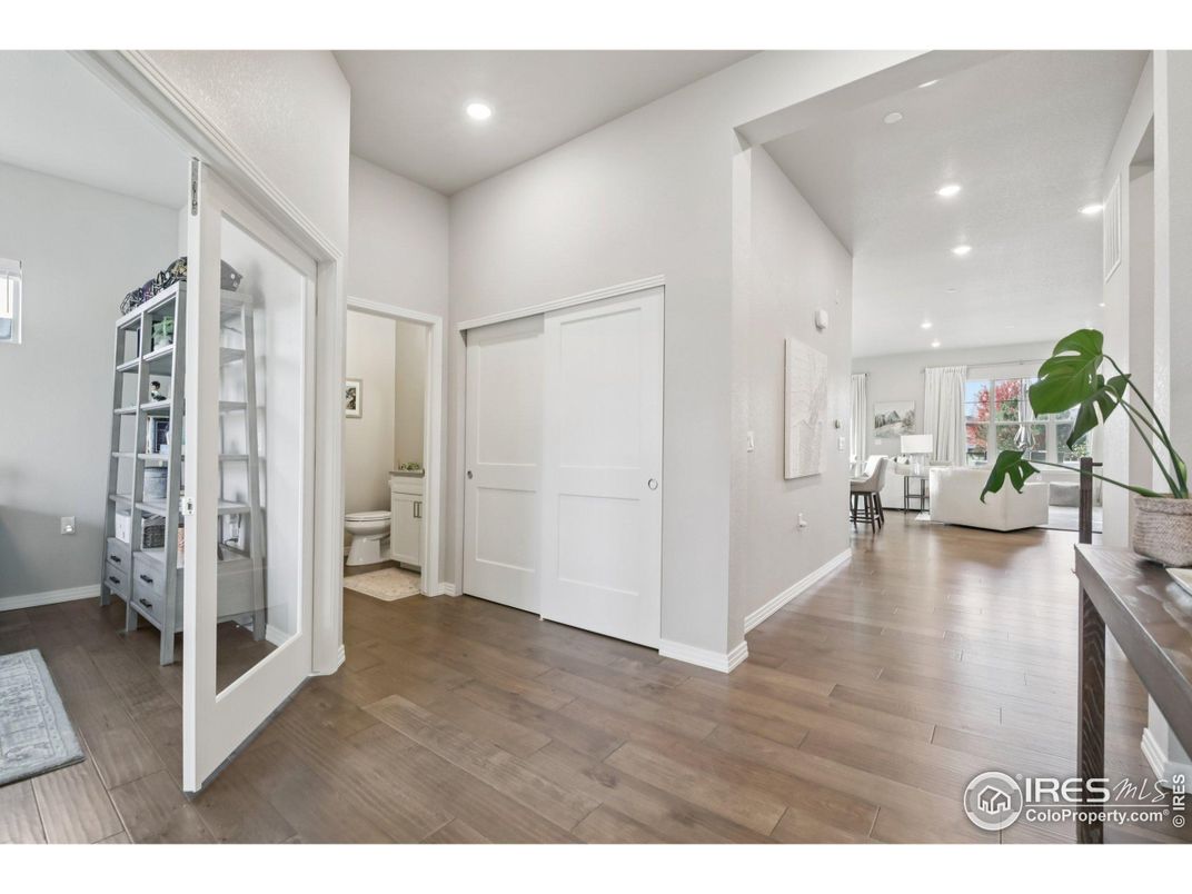 Bathroom, Interior, Recessed Lighting, Wood Texture Flooring