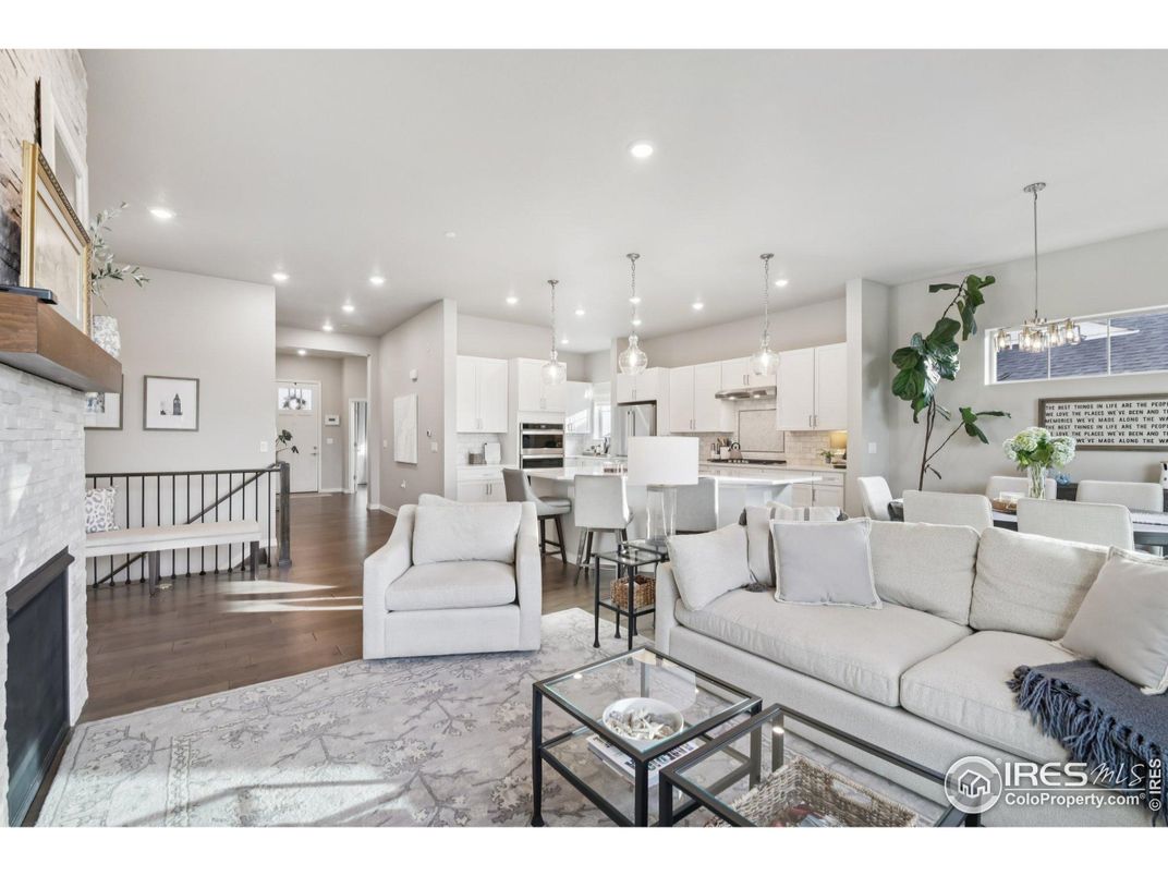 Dining room, Interior, Kitchen, Living room, Pendant Lights, Recessed Lighting, Stainless Steel Appliances, Wood Texture Flooring