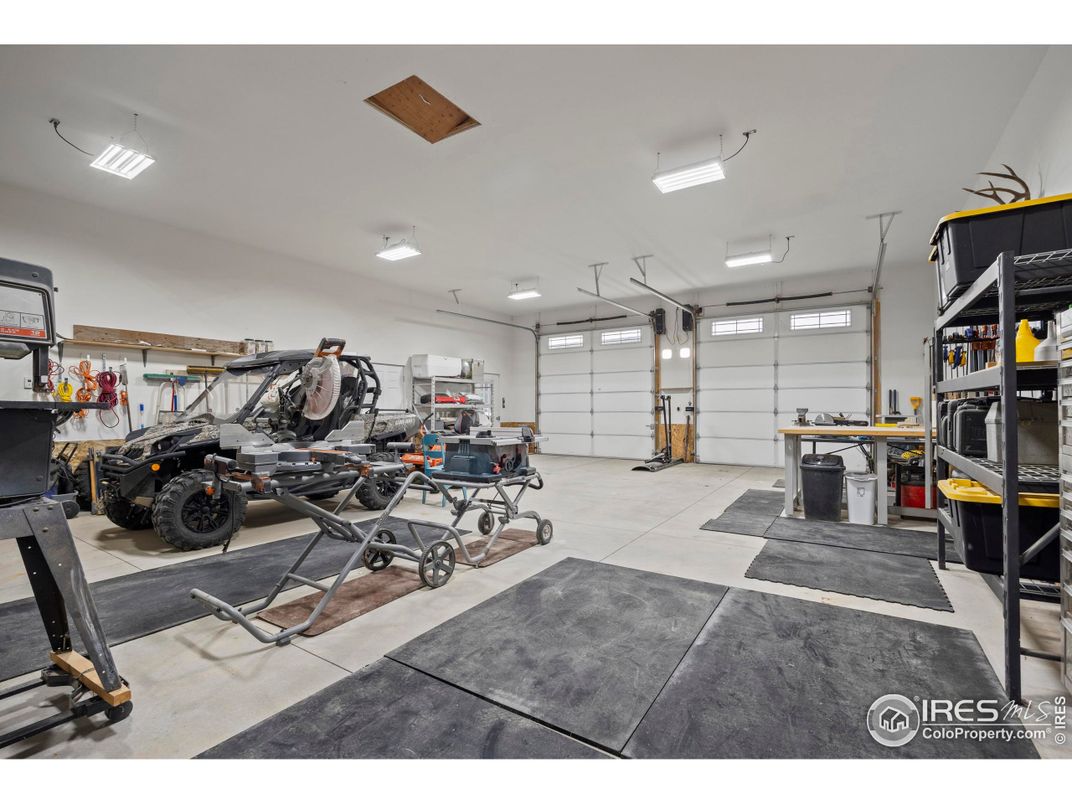 Garage, Interior