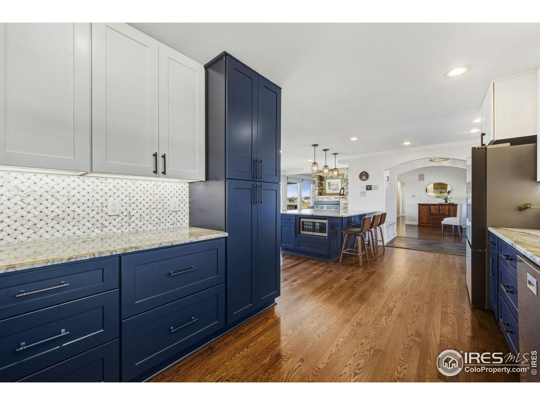 Dining room, Interior, Kitchen, Pendant Lights, Recessed Lighting, Wood Texture Flooring