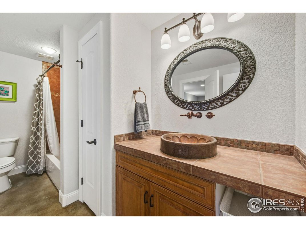 Bathroom, Interior, Tile Countertops