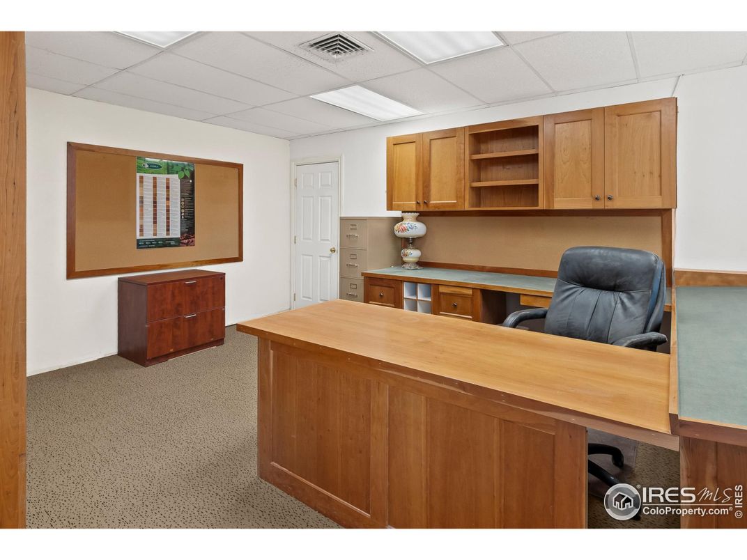 Home Office, Interior