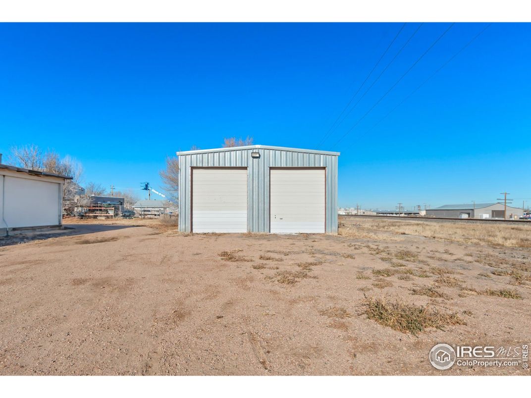 Backyard, Detached Garage, Exterior