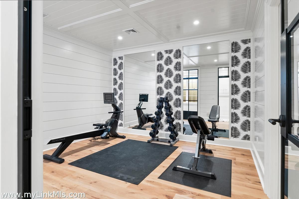 Fitness Equipment, Interior, Recessed Lighting, Wood Texture Flooring