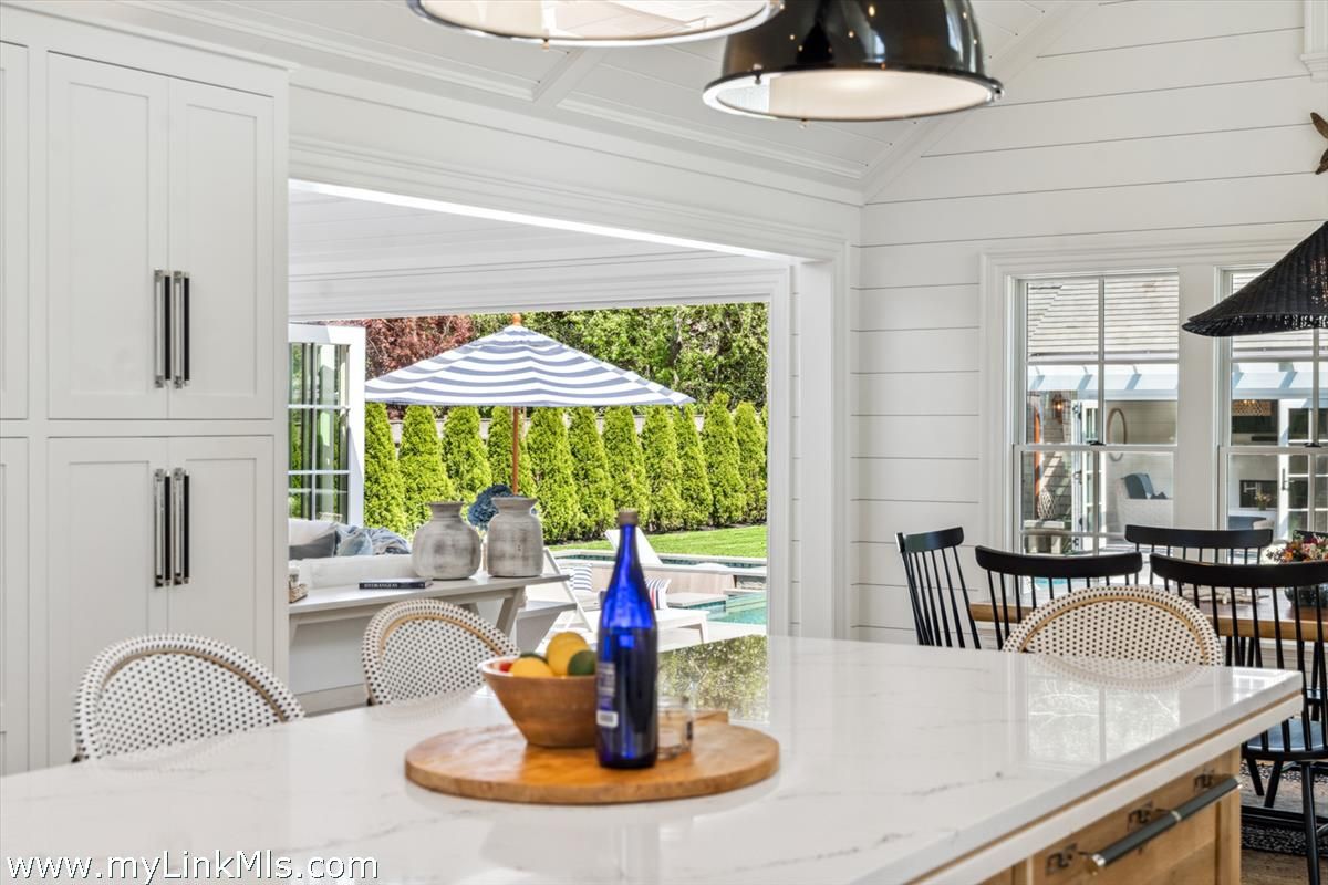 Dining room, Interior