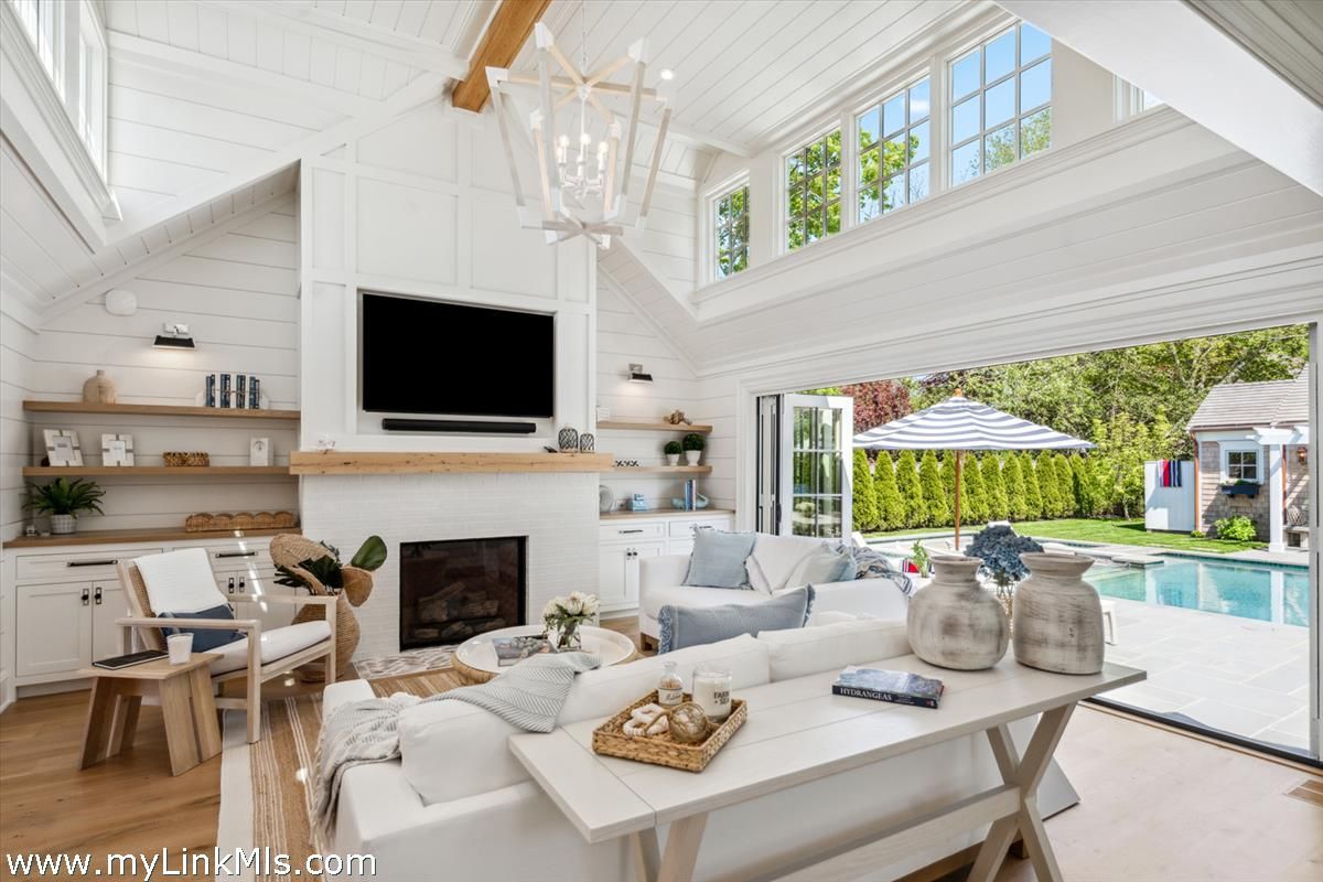 Dining room, Fireplace, Interior, Living room, Pendant Lights, Wood Texture Flooring