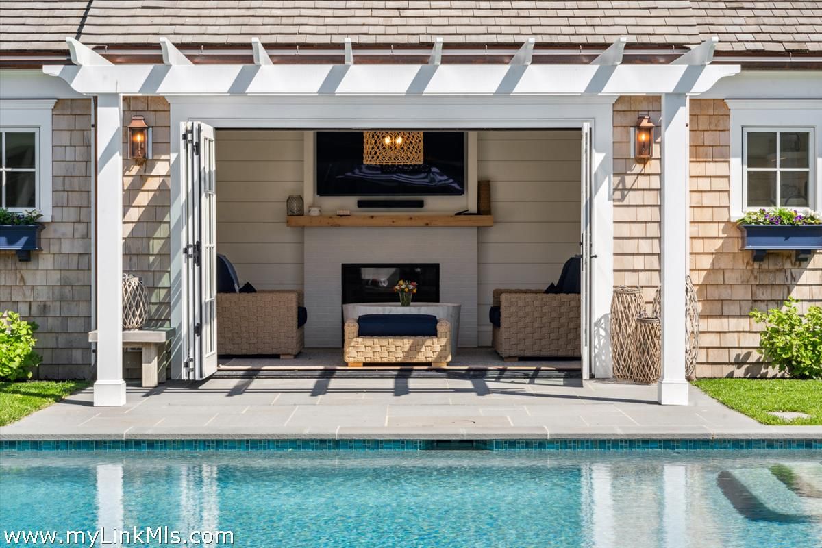 Exterior, Fireplace, Pool