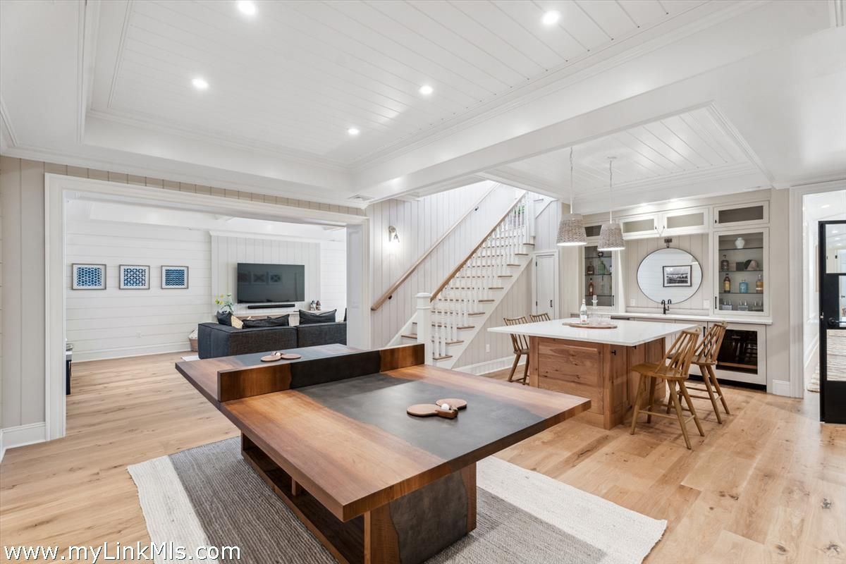 Game Room, Interior, Living room, Pendant Lights, Recessed Lighting, Wood Texture Flooring