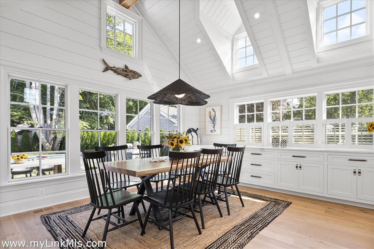 Dining room, Interior, Pendant Lights, Recessed Lighting, Wood Texture Flooring