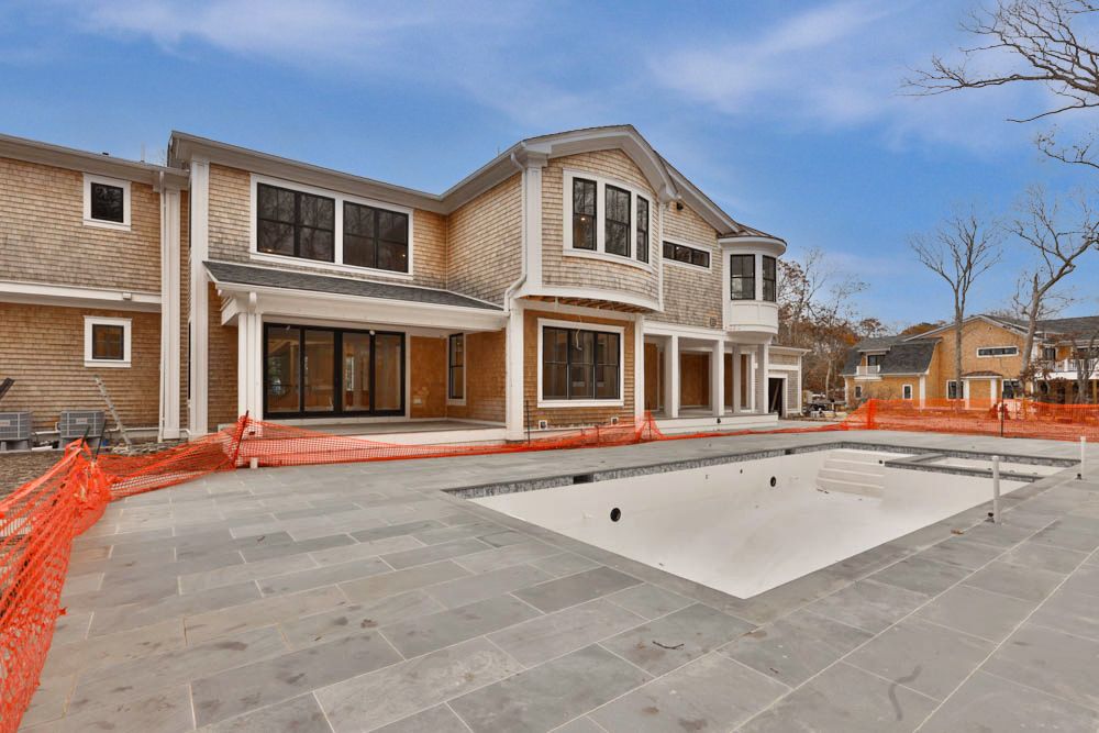 Exterior, Facade, Brick Facade, Pool, Rowhouse