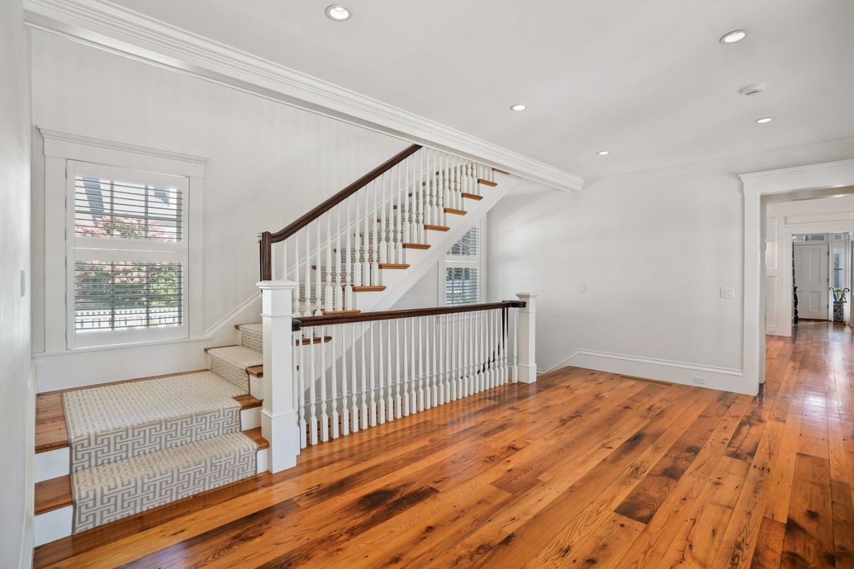 Interior, Recessed Lighting, Wood Texture Flooring