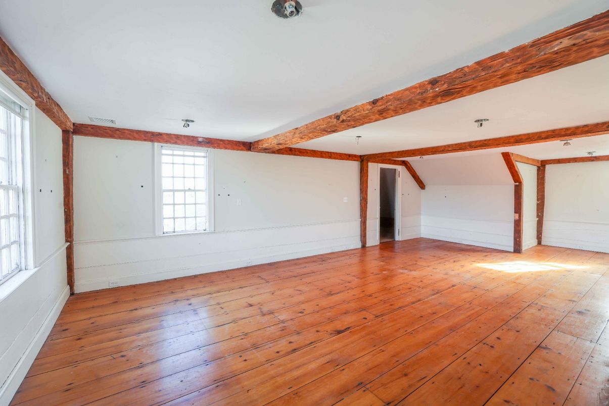 Empty room, Interior, Wooden Beams, Wood Texture Flooring