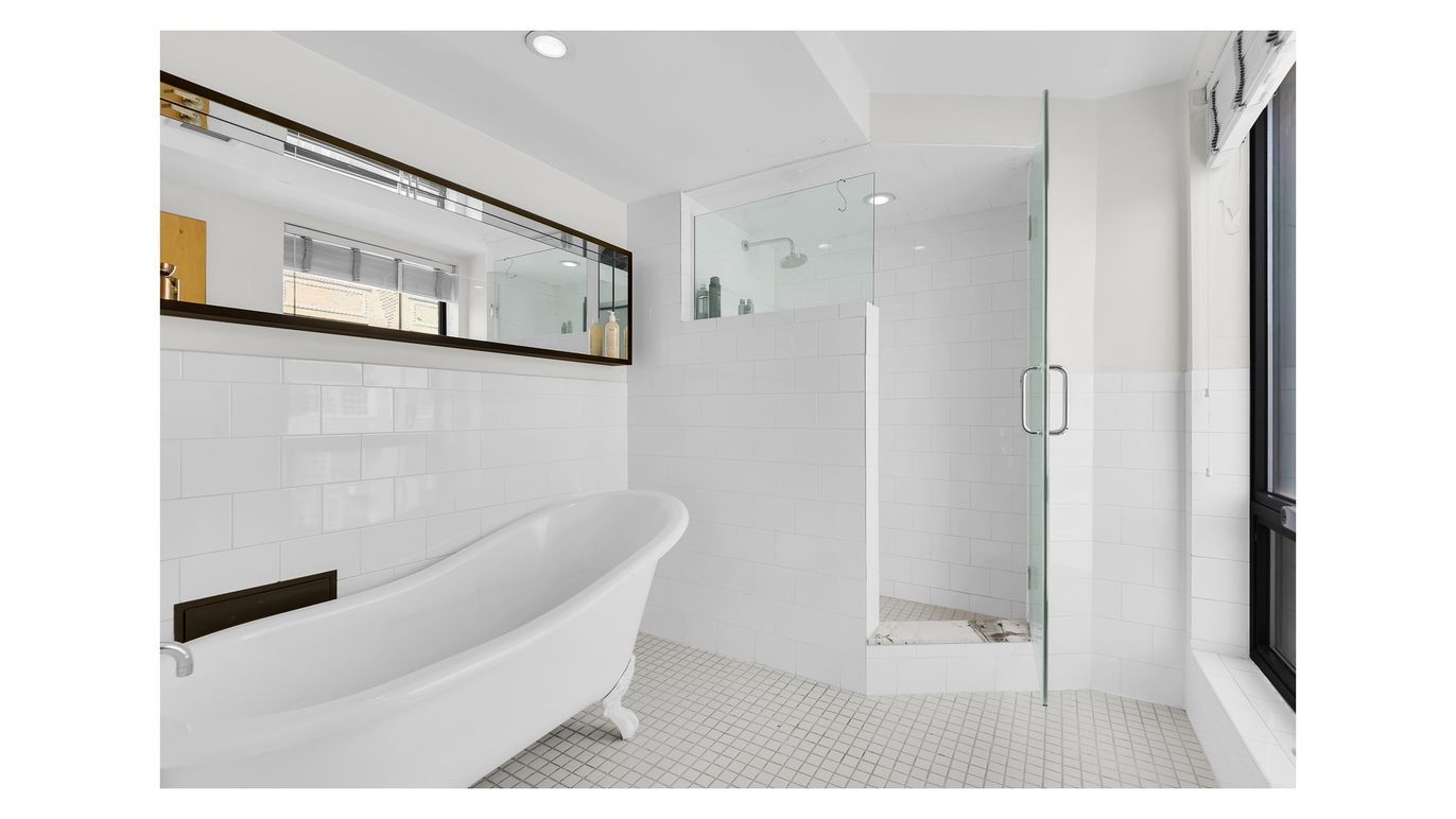 Bathroom, Free Standing Baths, Glass Shower, Interior, Recessed Lighting