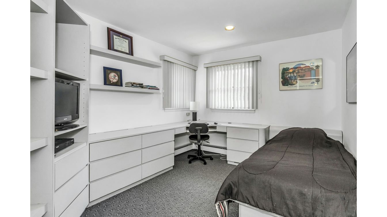 DE Listing image placeholder