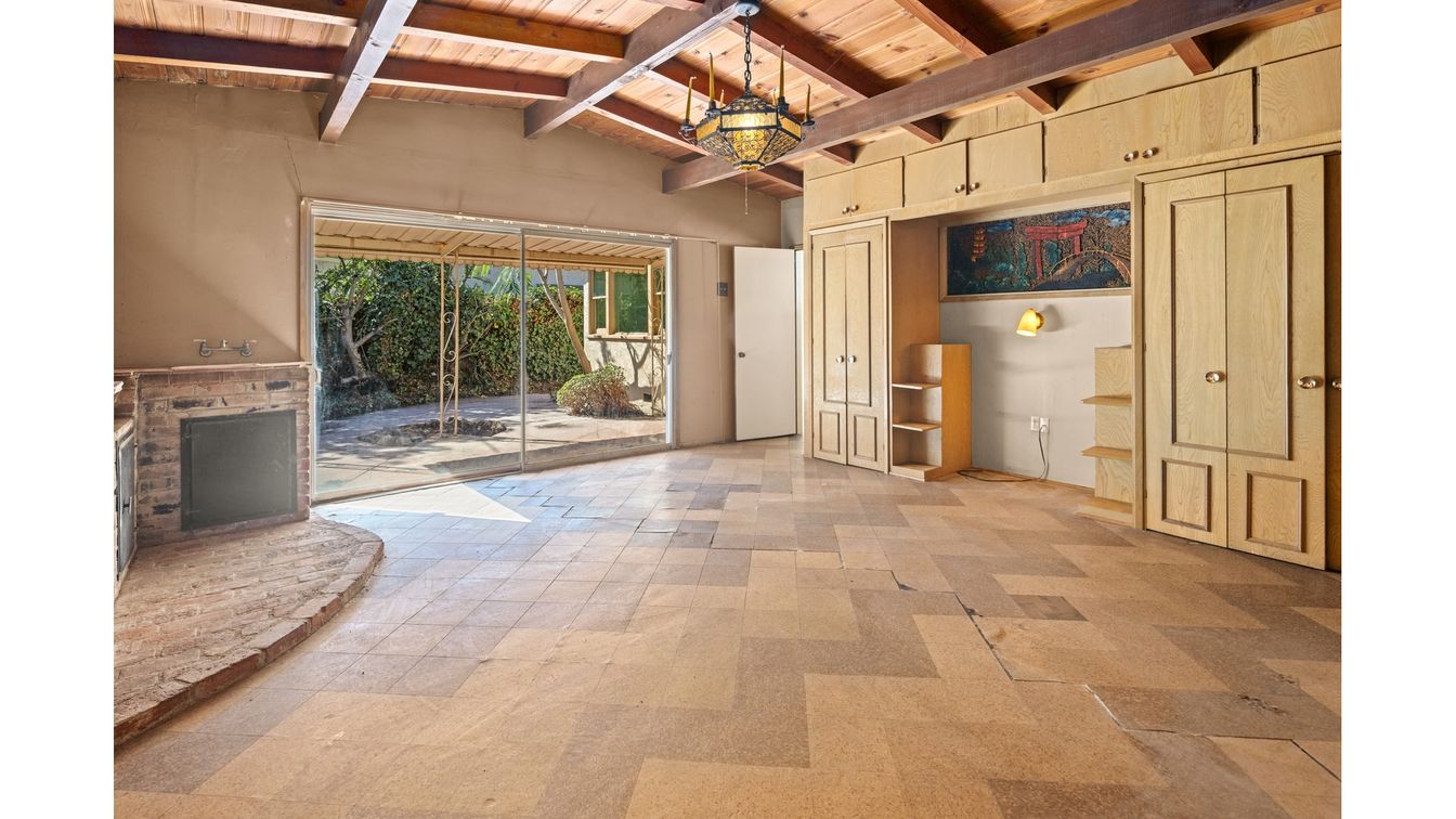 DE Listing image placeholder