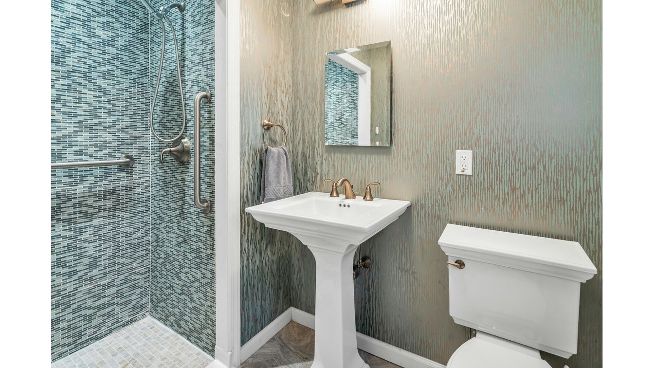 DE Listing image placeholder