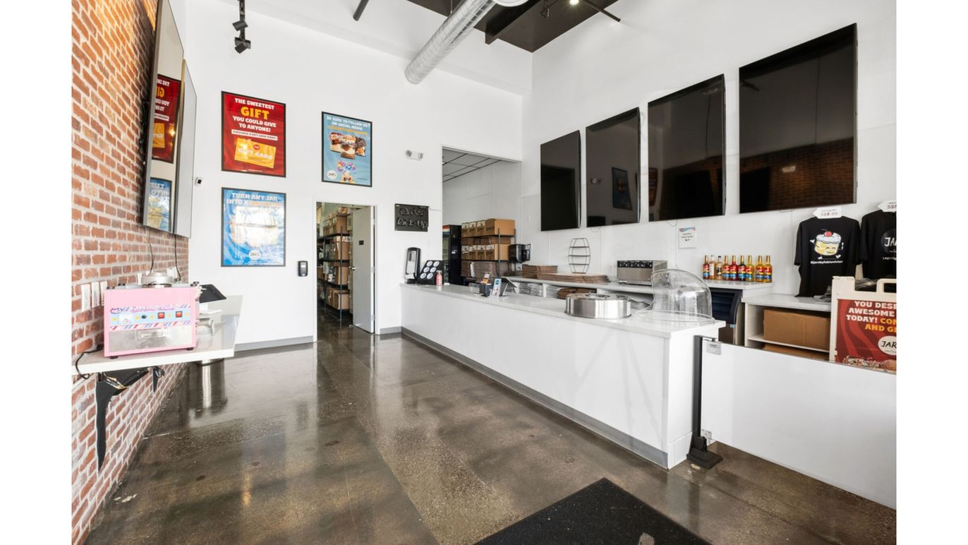 Interior, Kitchen, Stone Walls, Washer