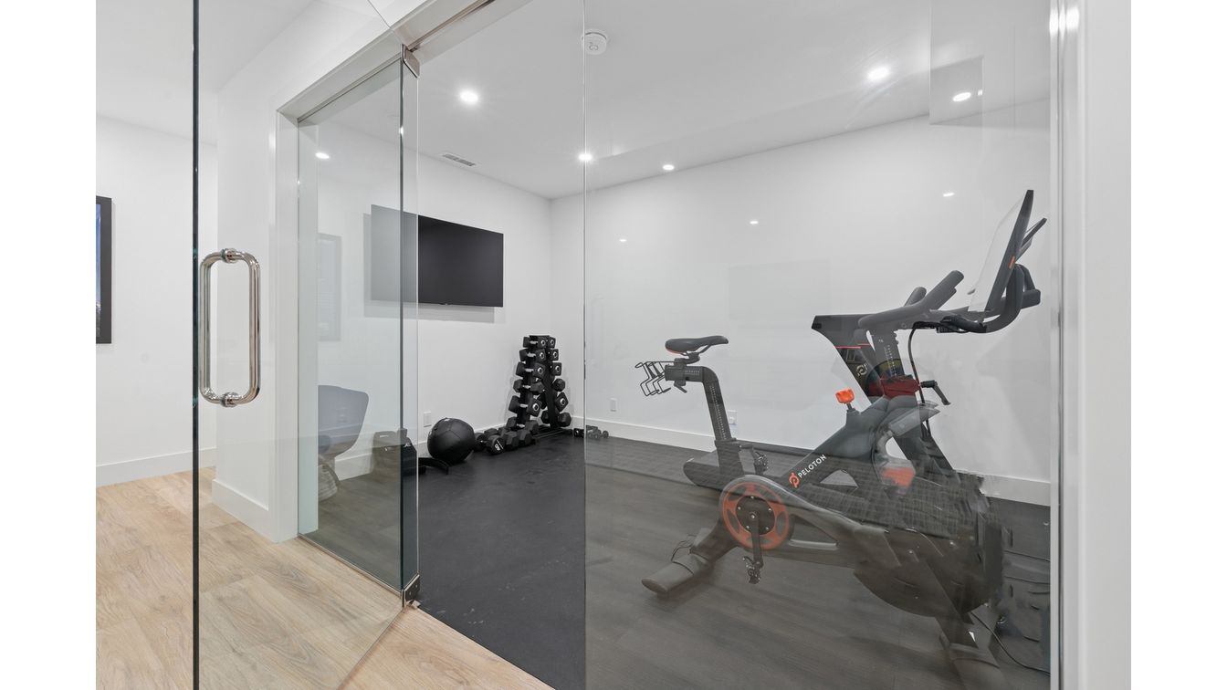 Fitness Equipment, Interior, Recessed Lighting, Wood Texture Flooring