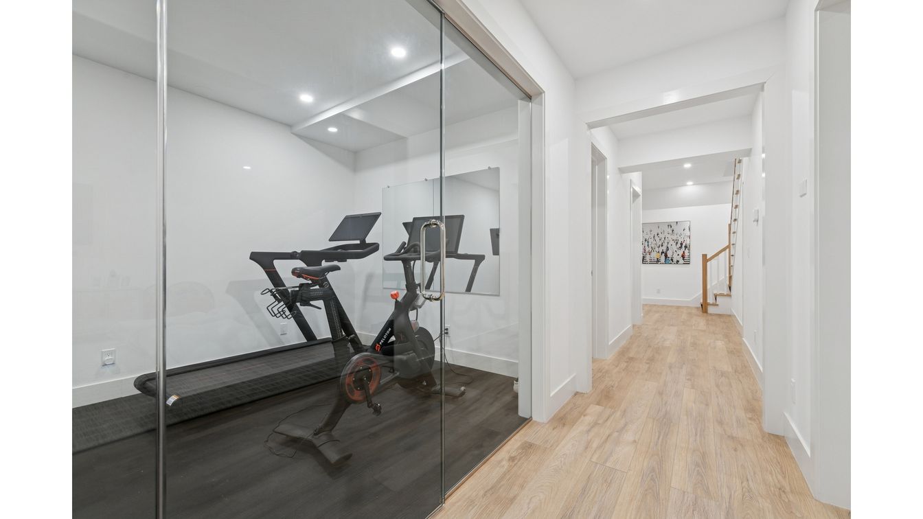 Fitness Equipment, Interior, Recessed Lighting, Wood Texture Flooring