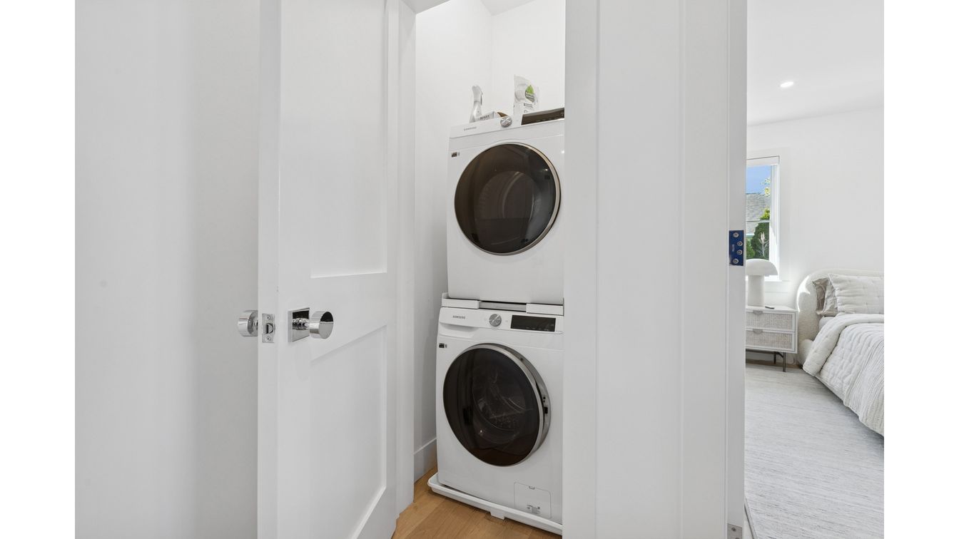 Interior, Recessed Lighting, Utility Closets, Washer, Wood Texture Flooring