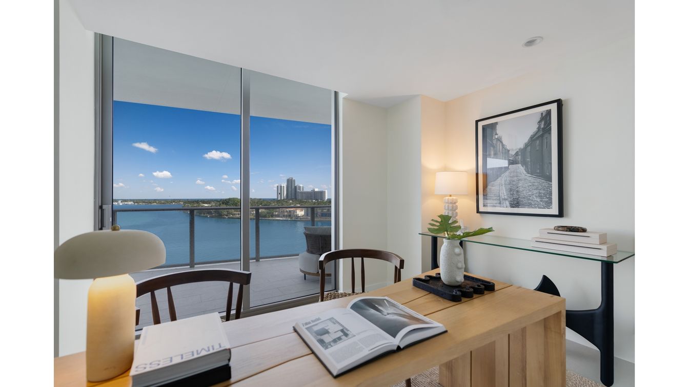 Home Office, Interior, Water