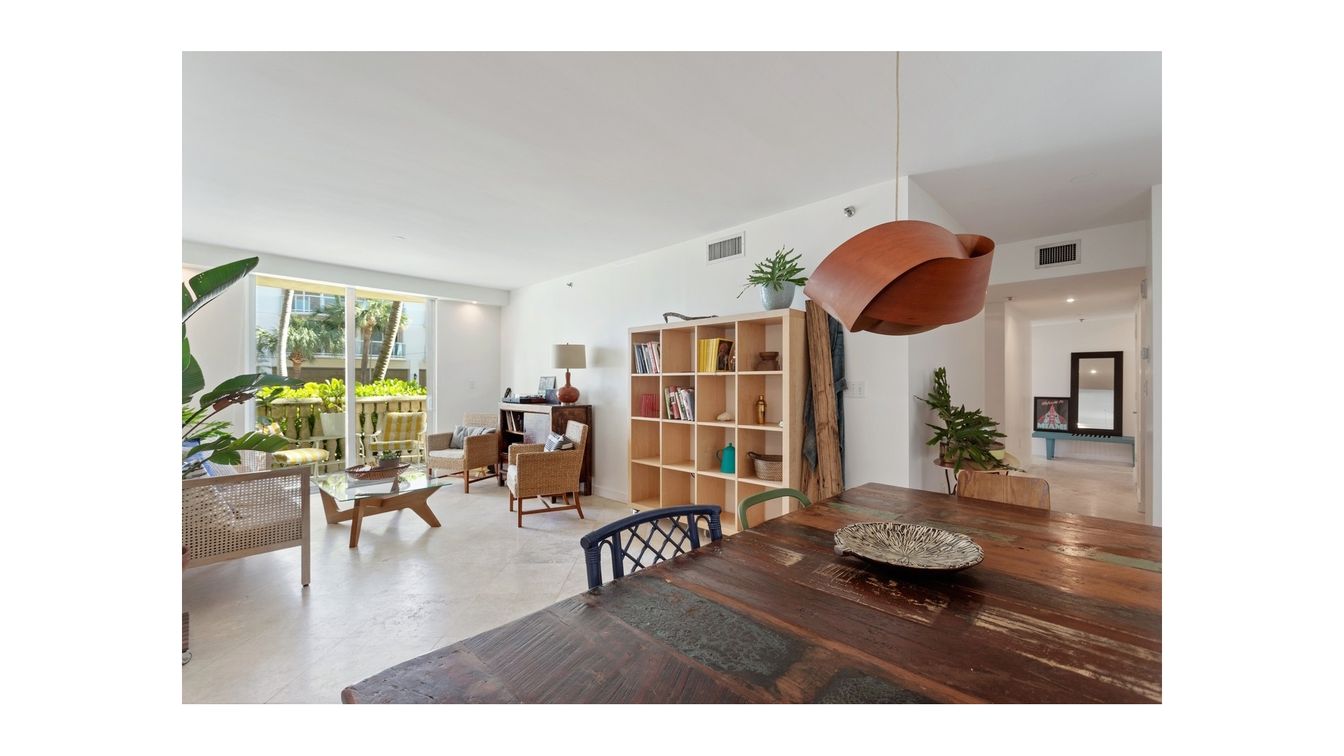 Dining room, Interior, Living room, Pendant Lights, Recessed Lighting