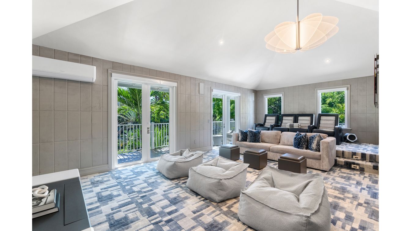 Interior, Living room, Pendant Lights, Recessed Lighting