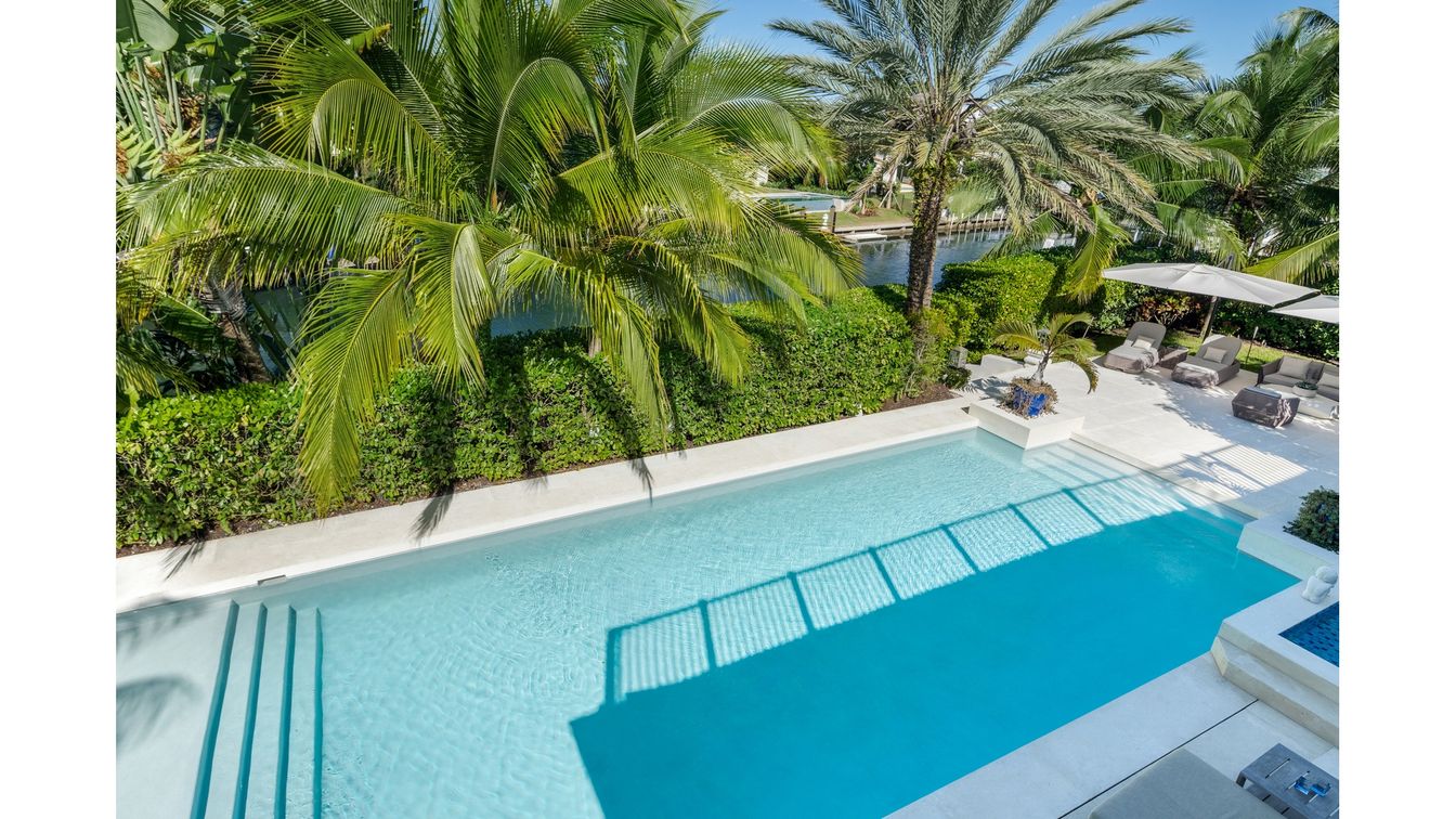 Exterior, Pool, Water