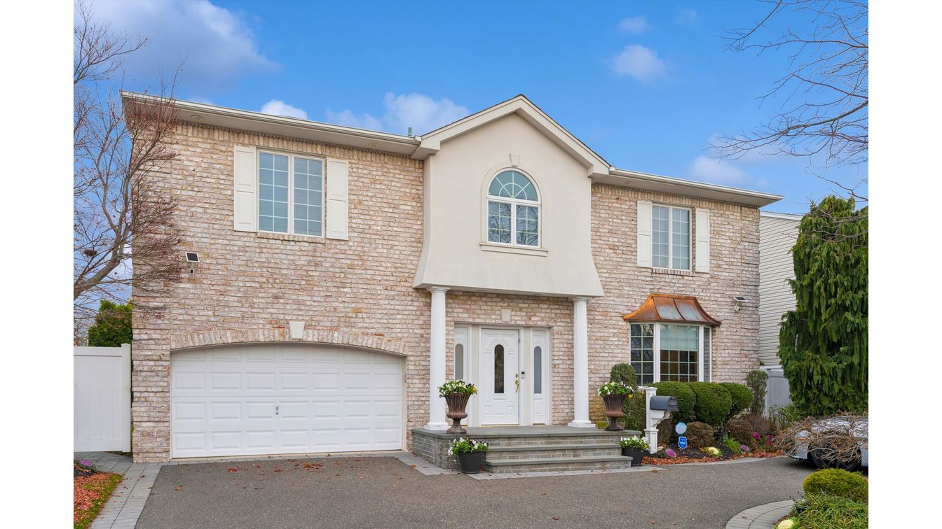 Attached, Exterior, Facade, Brick Facade, Brick Traditional