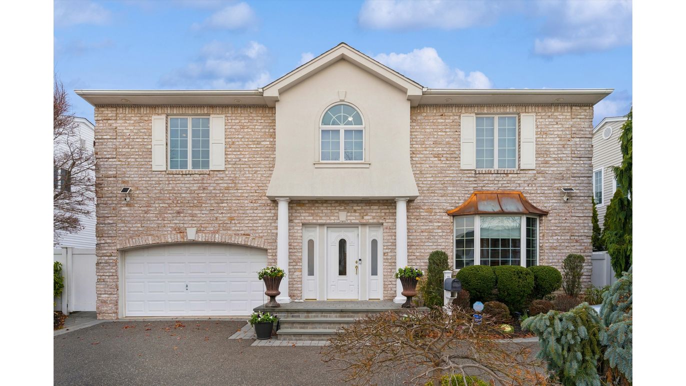 Attached, Exterior, Facade, Brick Facade, Brick Traditional