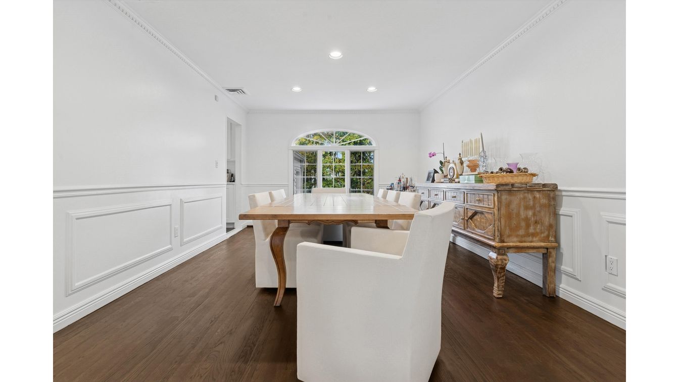 Dining room, Interior, Recessed Lighting, Wood Texture Flooring