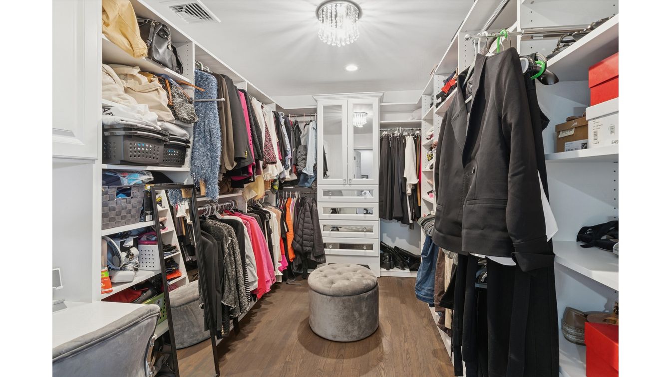 Interior, Recessed Lighting, Walk-in Closets, Wood Texture Flooring