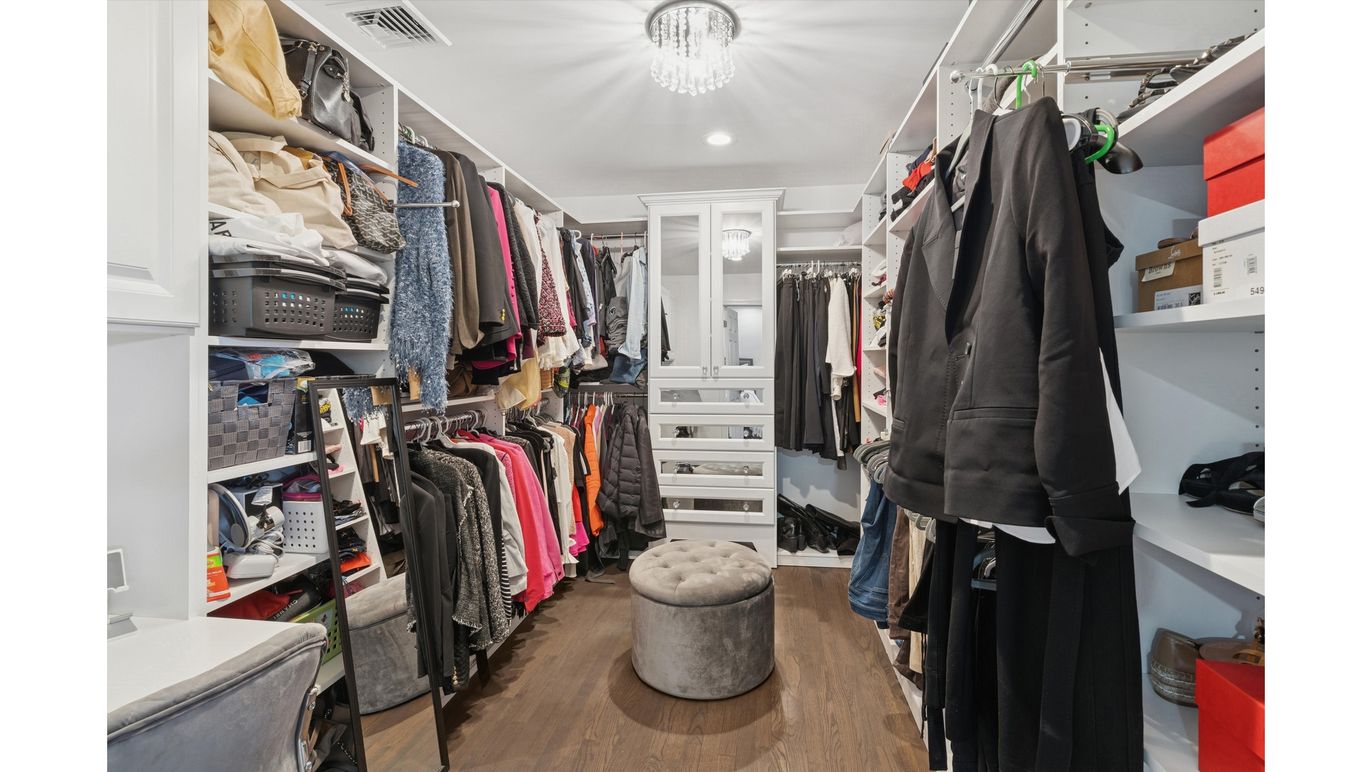Interior, Recessed Lighting, Walk-in Closets, Wood Texture Flooring