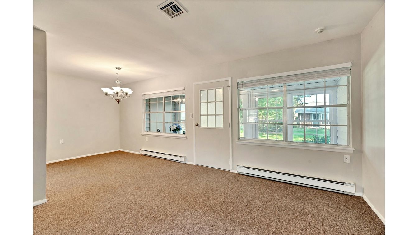 Chandelier, Empty room, Interior