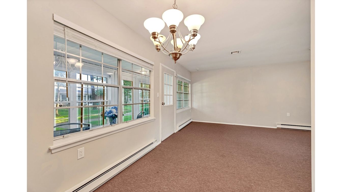 Chandelier, Empty room, Interior