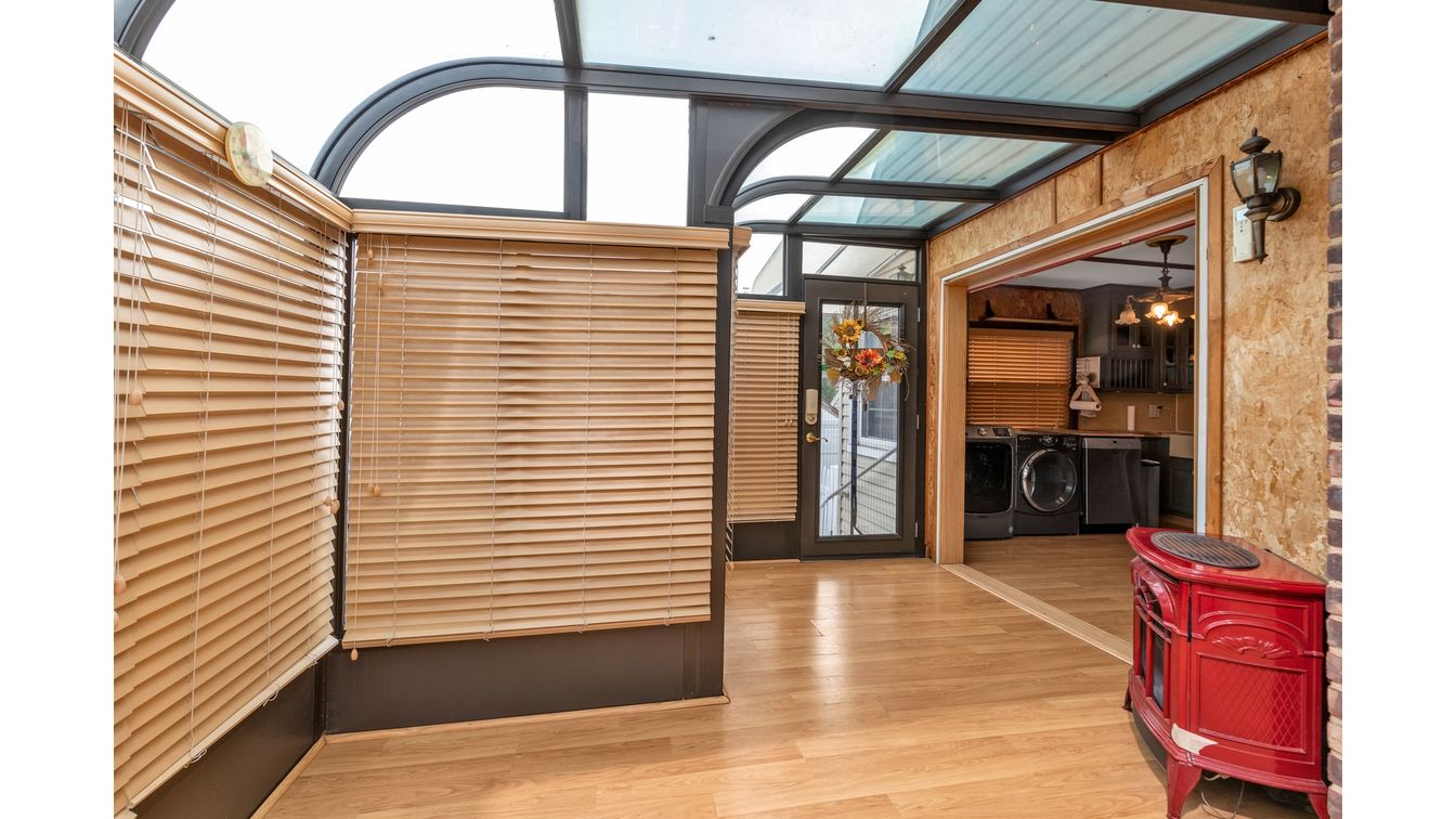 Interior, Pendant Lights, Washer, Wood Texture Flooring