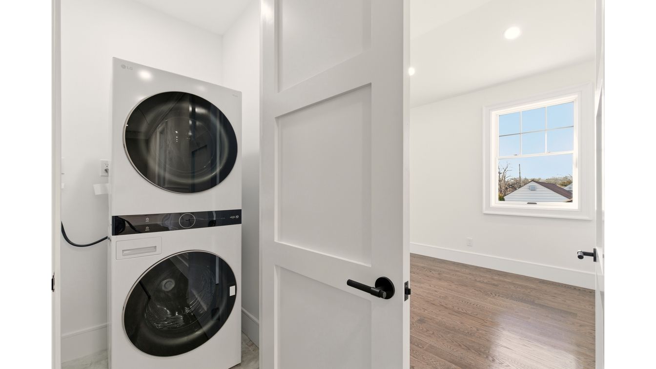 Interior, Recessed Lighting, Utility Closets, Washer, Wood Texture Flooring