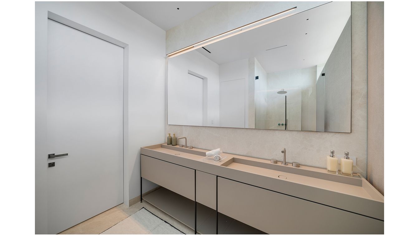 Bathroom, Dual Sink Vanities, Interior