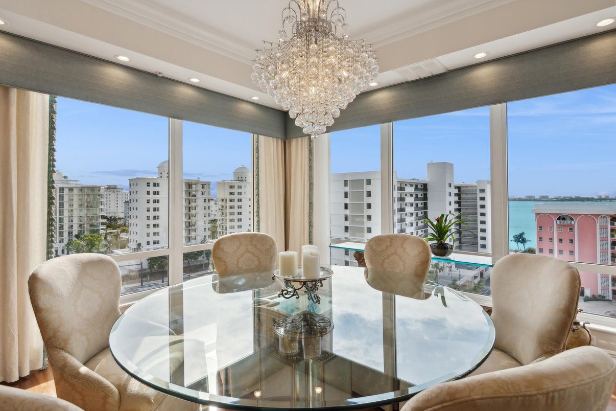 Chandelier, Dining room, Interior, Recessed Lighting, Water