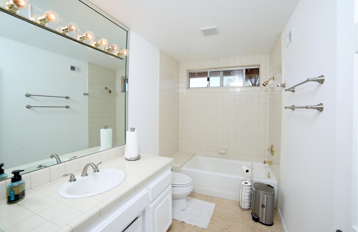 Bathroom, Interior, Tile Countertops