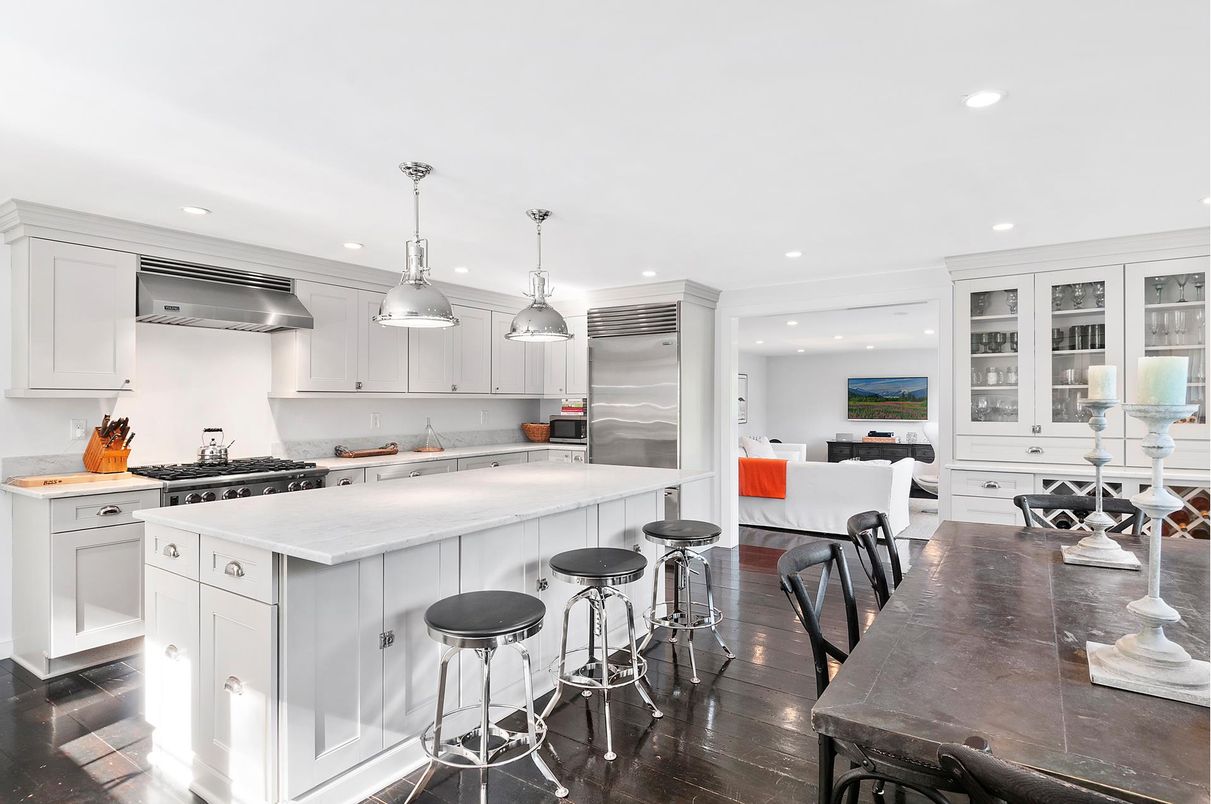 Dining room, Interior, Kitchen, Pendant Lights, Recessed Lighting, Stainless Steel Appliances, Wood Texture Flooring
