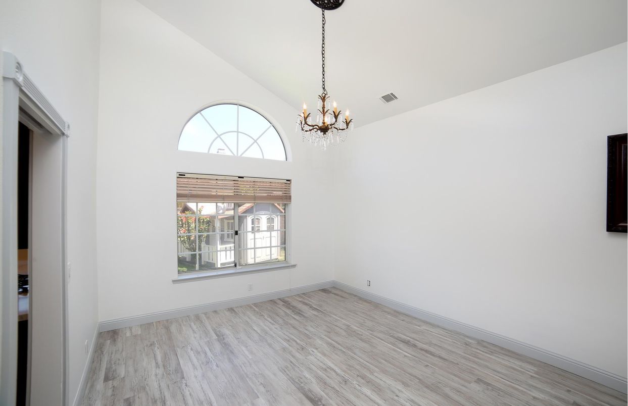 Chandelier, Empty room, Interior, Wood Texture Flooring