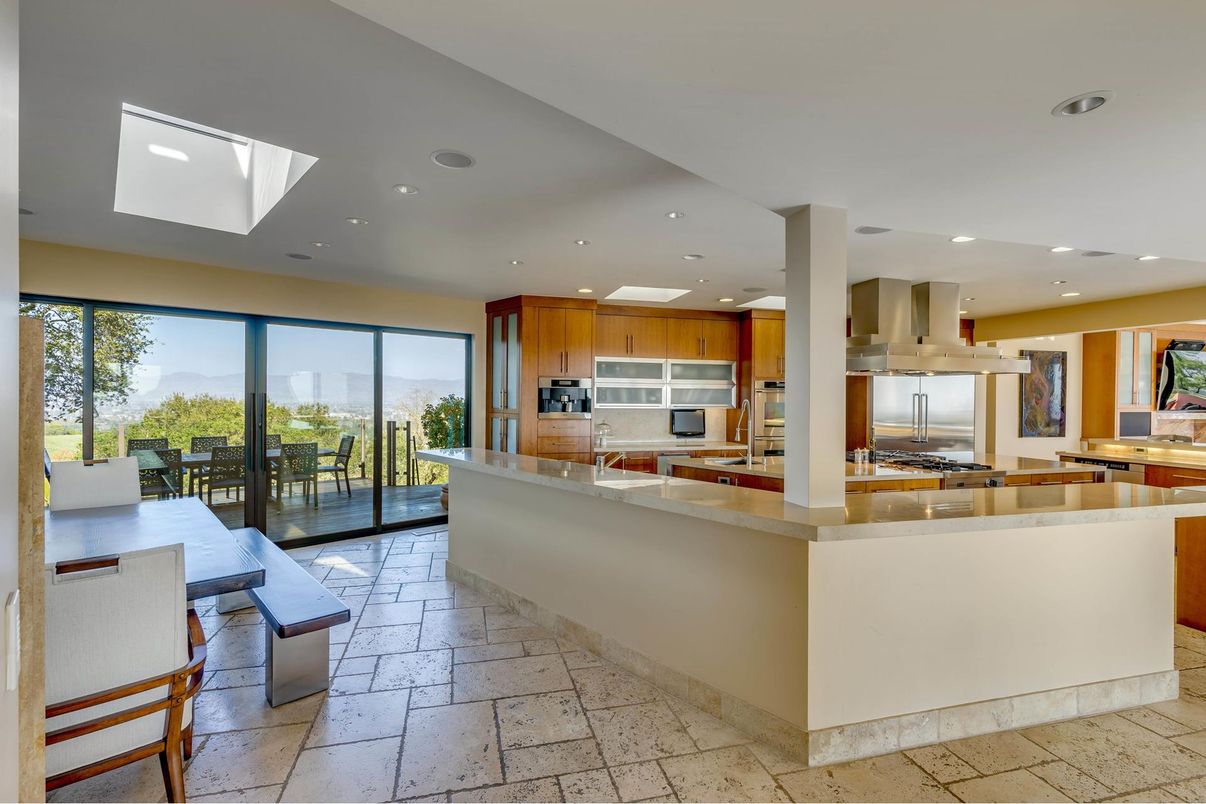 Dining room, Interior, Kitchen, Recessed Lighting, Stainless Steel Appliances