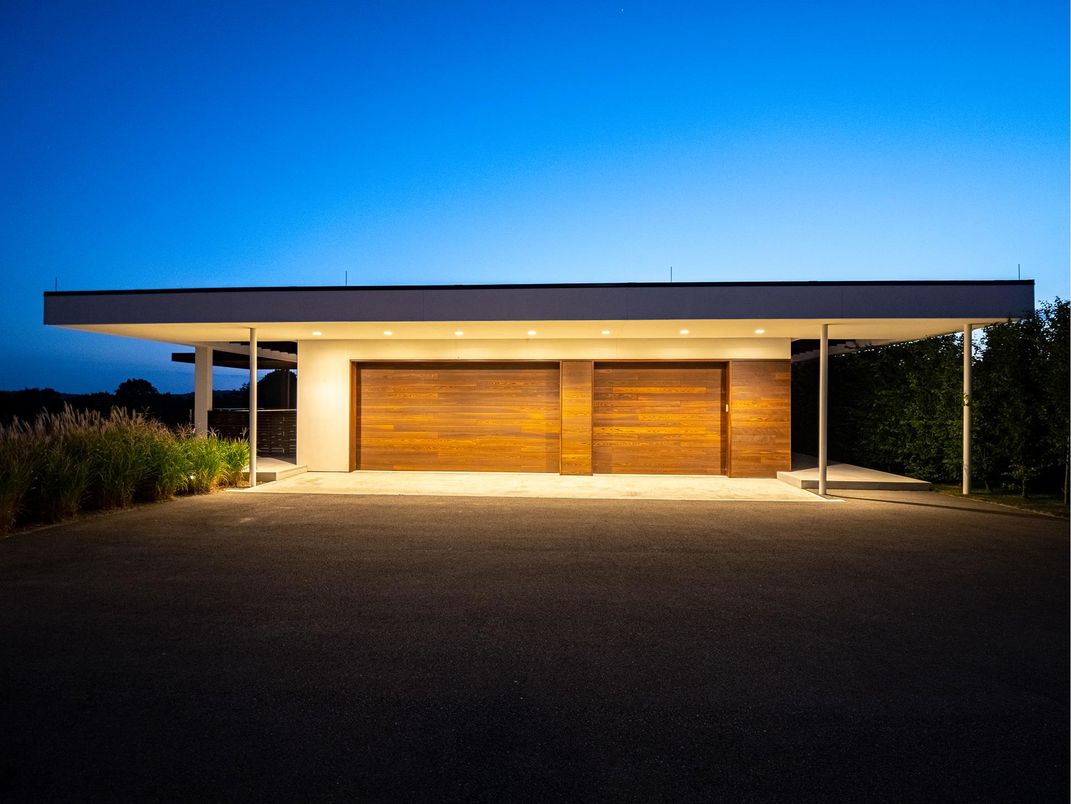 Attached, Exterior, Facade, Modern