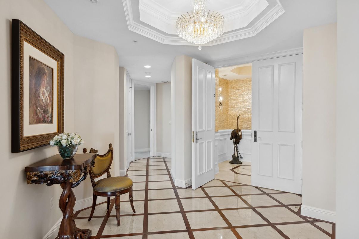 Chandelier, Interior, Recessed Lighting