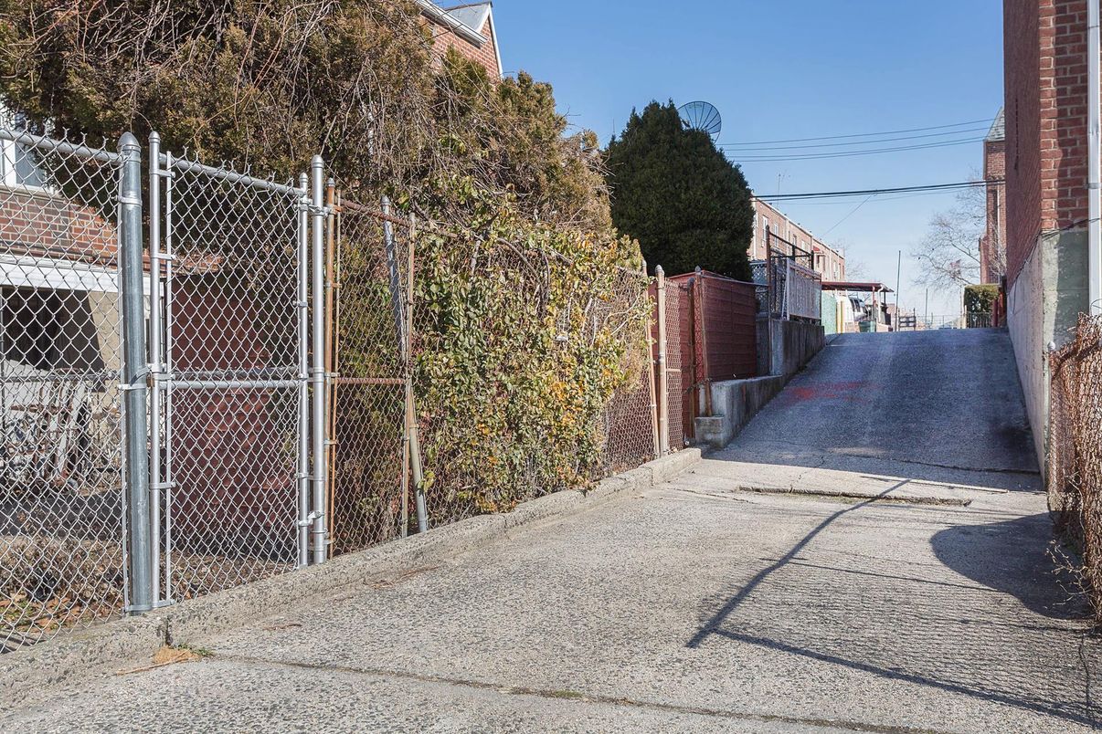 DE Listing image placeholder