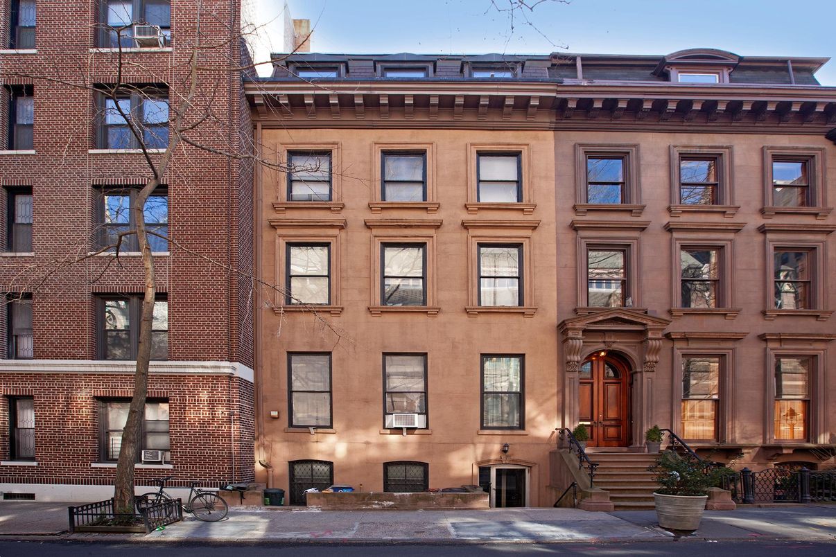 Exterior, Facade, Brownstone