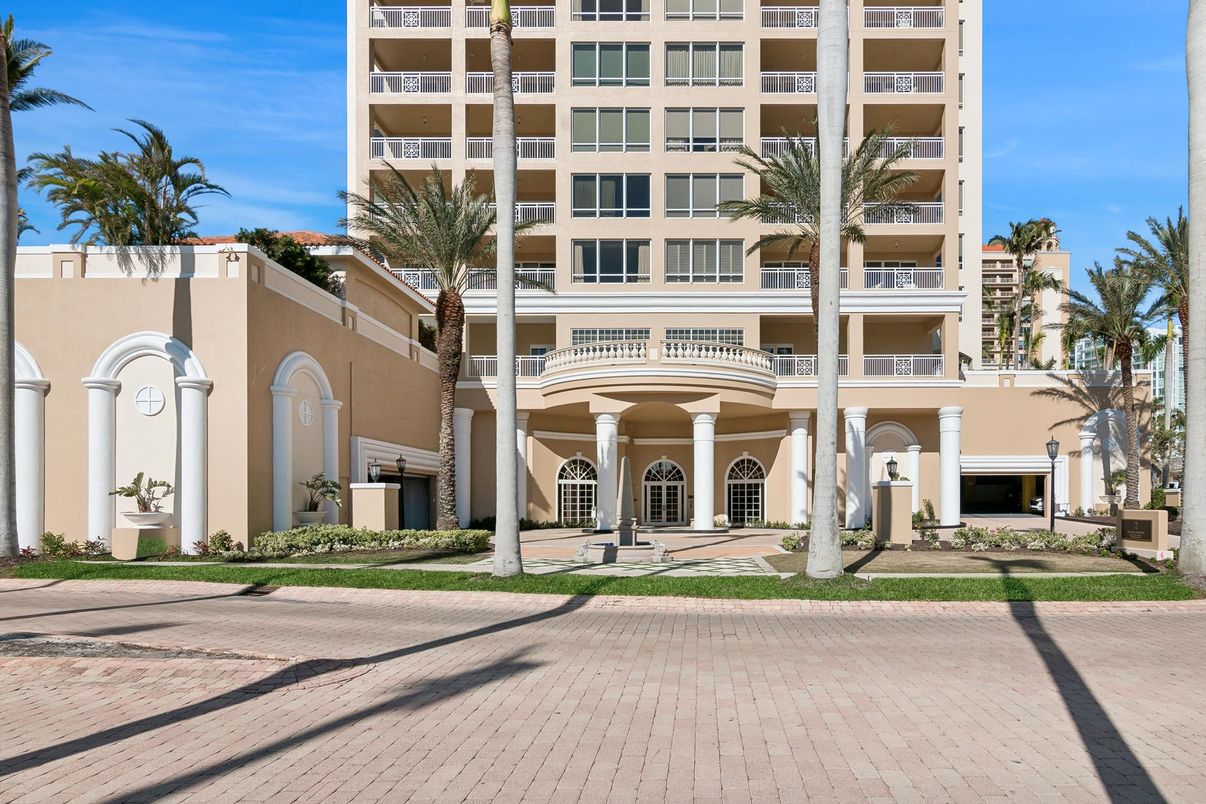 Exterior, Facade, Condo Building