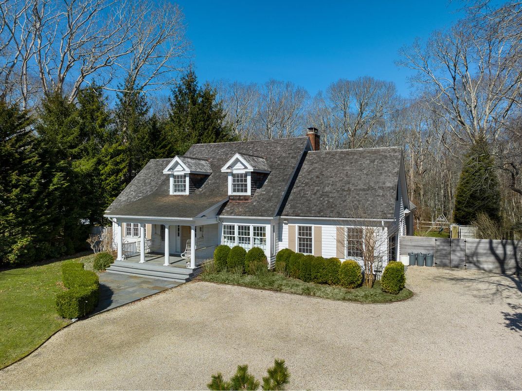 Exterior, Facade, Cape Cod